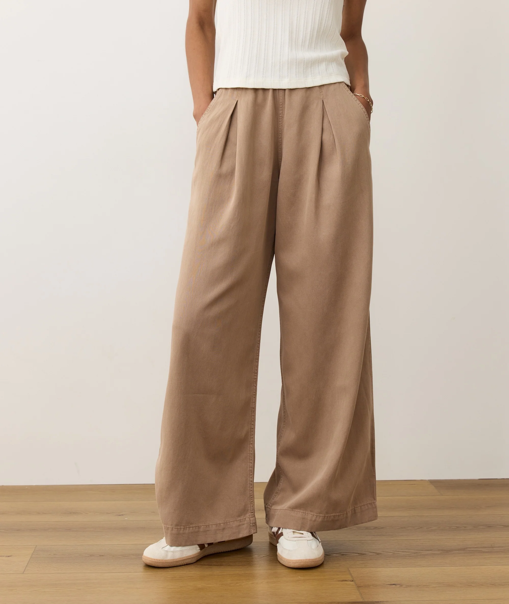 Allison Pleated Wide Leg Trouser - Image 3