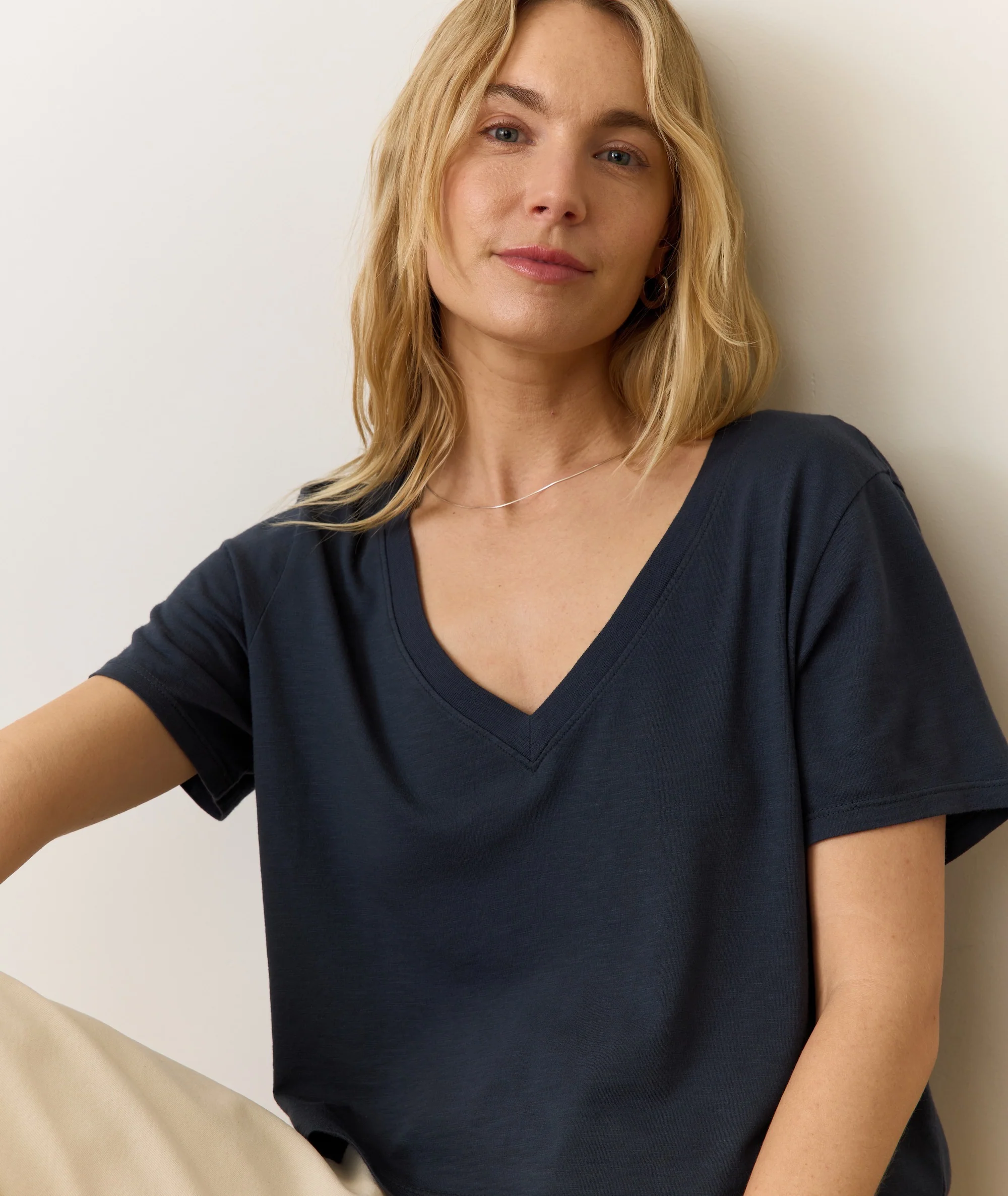 Boyfriend V-Neck Crop - Image 4