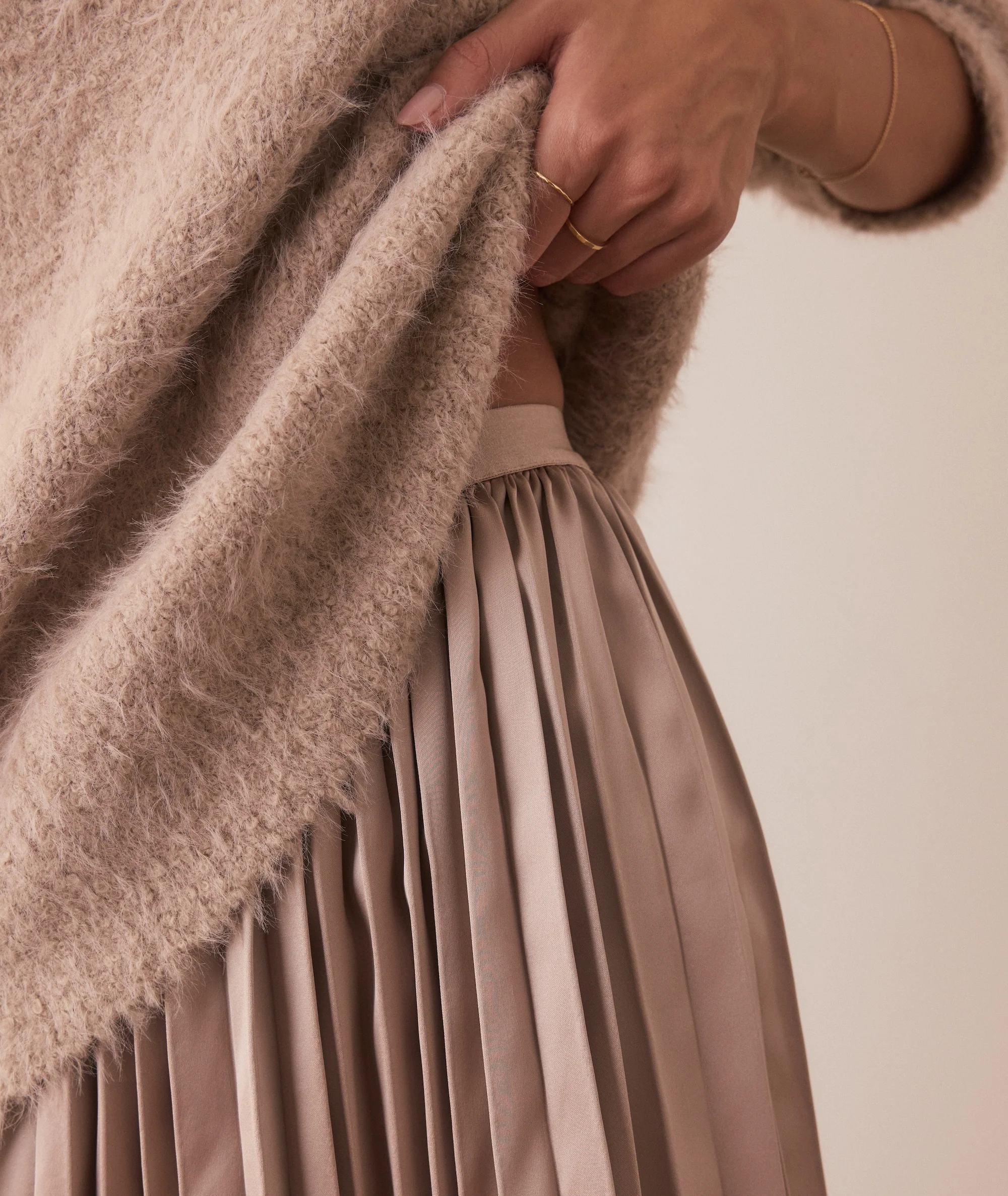 Chelsea Pleated Midi Skirt - Image 3