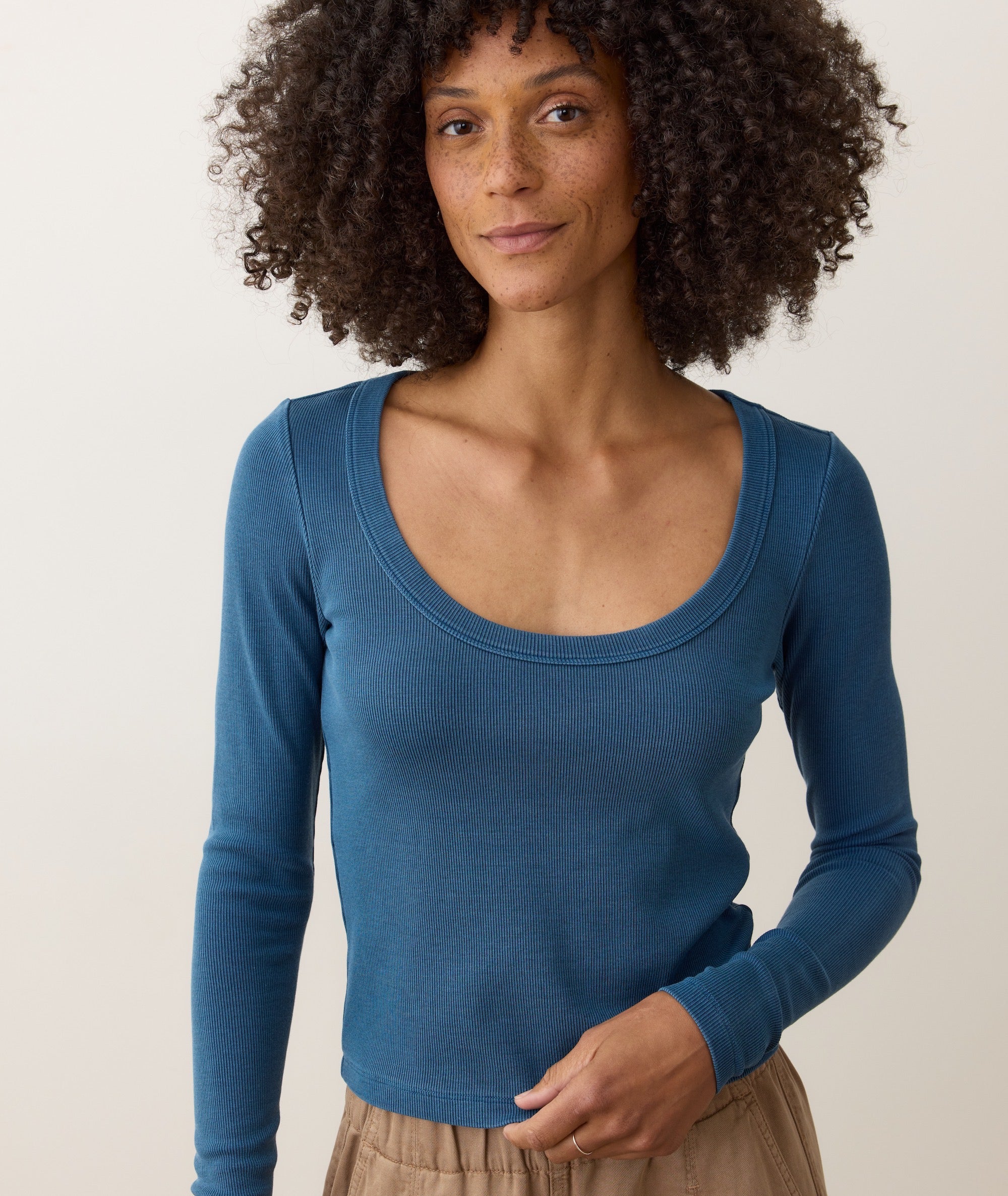 Lexi Rib Sun-In Longsleeve Scoop Tee - Image 4