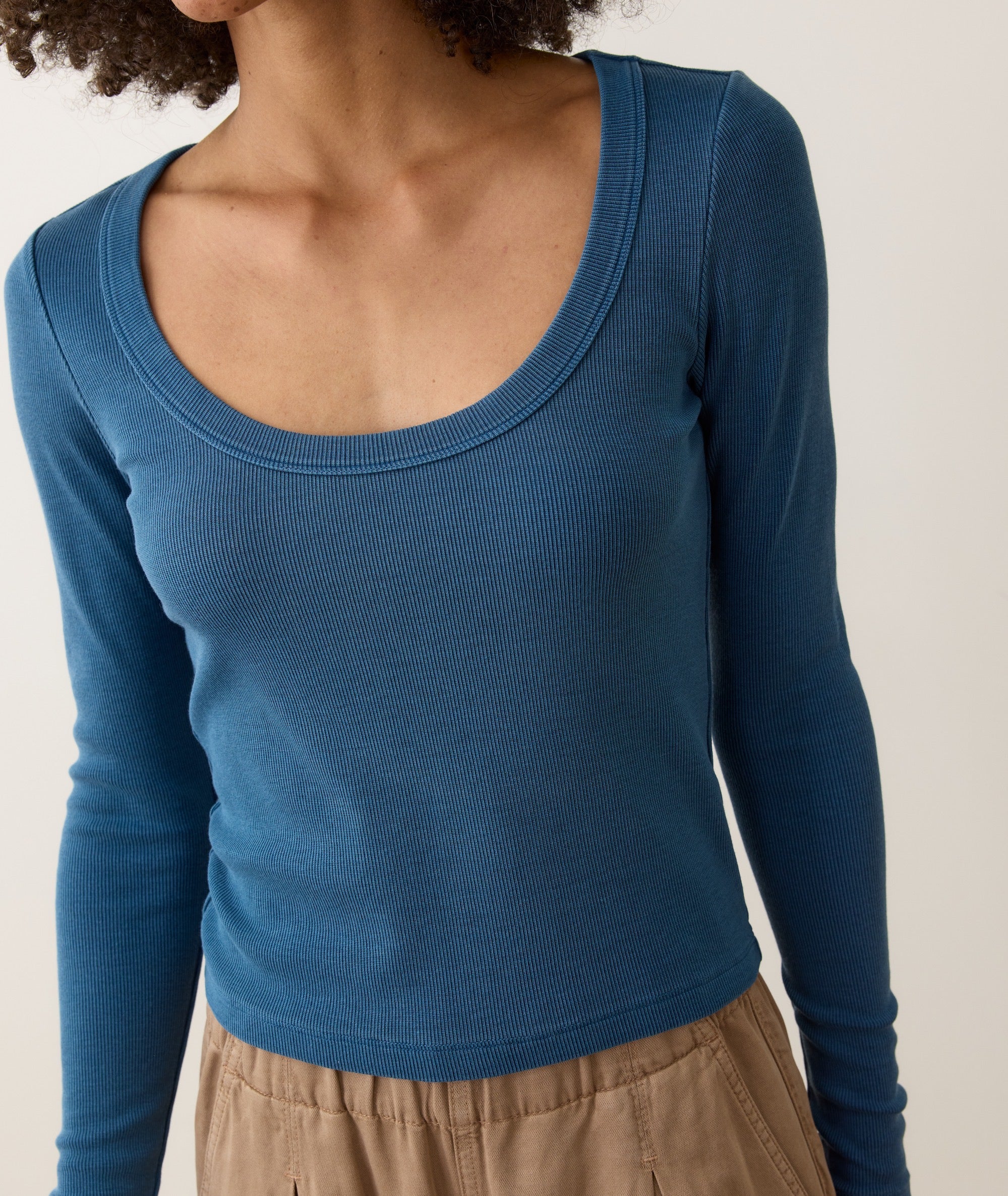 Lexi Rib Sun-In Longsleeve Scoop Tee - Image 5